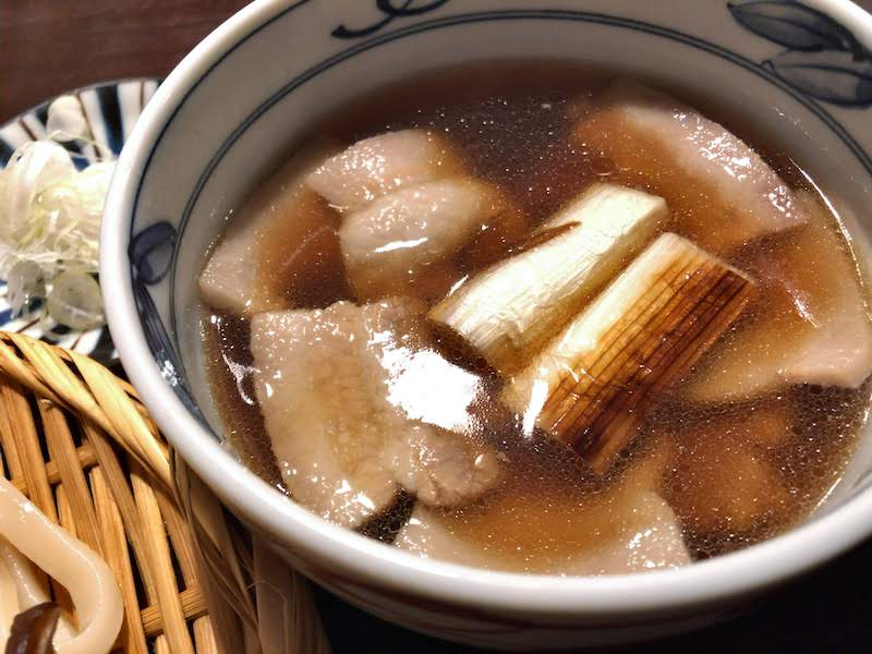 仙川「武蔵野うどん 和酒たか乃」肉もりうどんスープ
